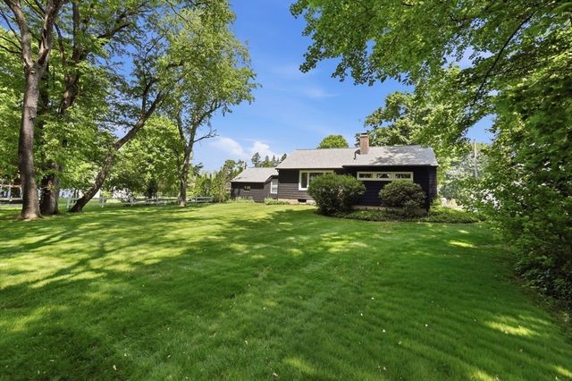 7 Highland Ave, South Hadley, MA 01075