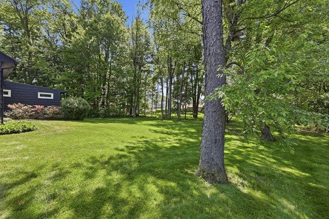 7 Highland Ave, South Hadley, MA 01075