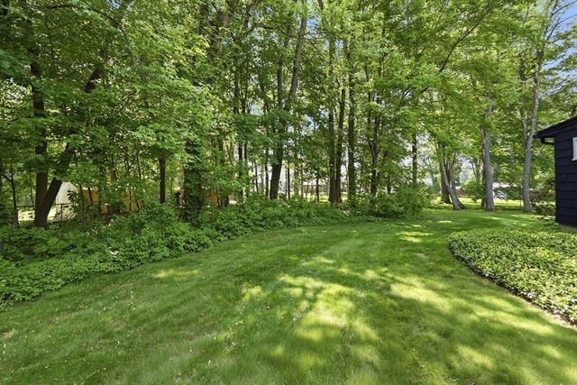 7 Highland Ave, South Hadley, MA 01075