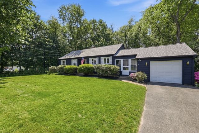7 Highland Ave, South Hadley, MA 01075