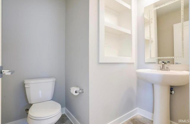 2415 Belize Drive, Evansville, IN 47725