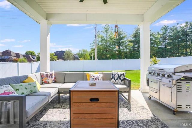 2415 Belize Drive, Evansville, IN 47725