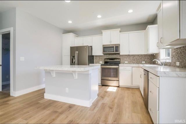 2415 Belize Drive, Evansville, IN 47725