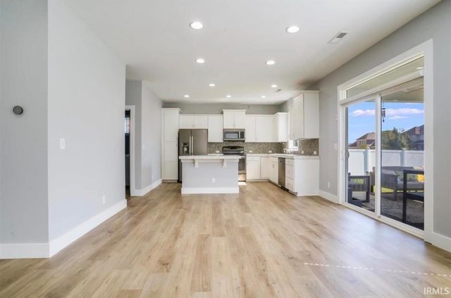 2415 Belize Drive, Evansville, IN 47725