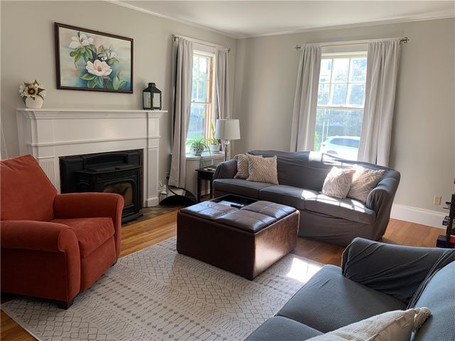 31 Elmcrest Avenue, Providence, RI 02908