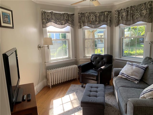 31 Elmcrest Avenue, Providence, RI 02908