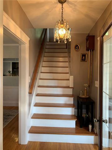 31 Elmcrest Avenue, Providence, RI 02908