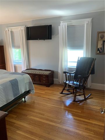 31 Elmcrest Avenue, Providence, RI 02908