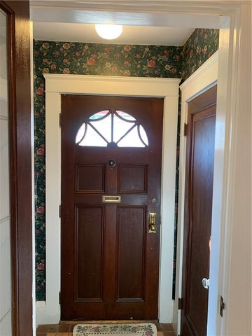 31 Elmcrest Avenue, Providence, RI 02908