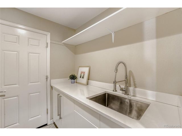 6570 S Madison Ct, Centennial, CO 80121