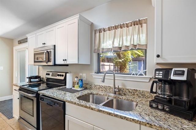 5904 Grotto Ave, Pensacola, FL 32507