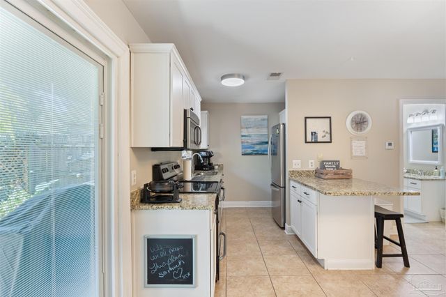 5904 Grotto Ave, Pensacola, FL 32507