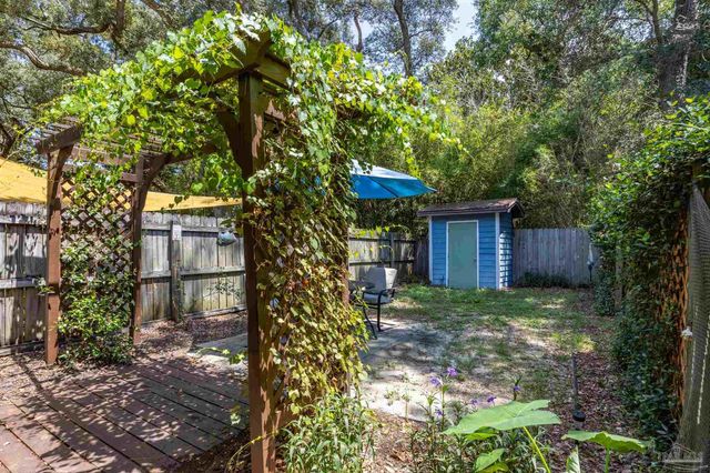 5904 Grotto Ave, Pensacola, FL 32507