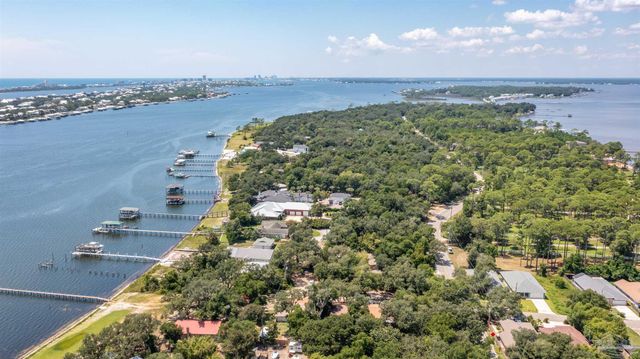 5904 Grotto Ave, Pensacola, FL 32507