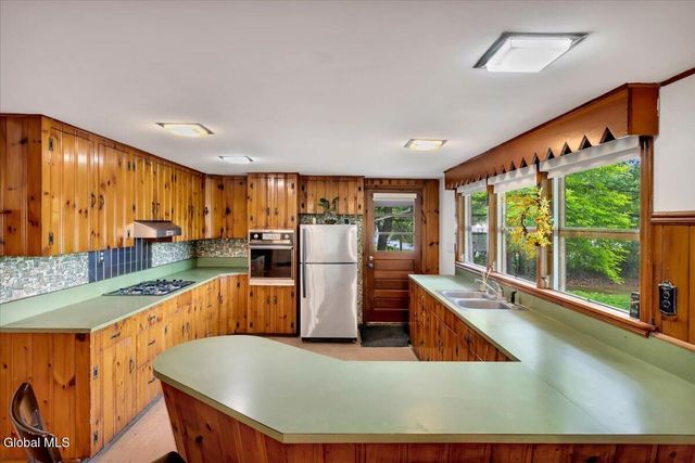 832 Nys Rt 29, Saratoga, NY 12866
