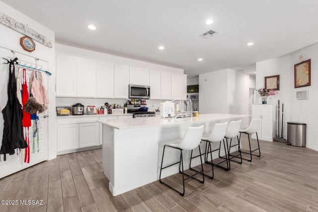 5568 W Summer Vw Drive, Marana, AZ 85658