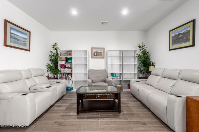 5568 W Summer Vw Drive, Marana, AZ 85658