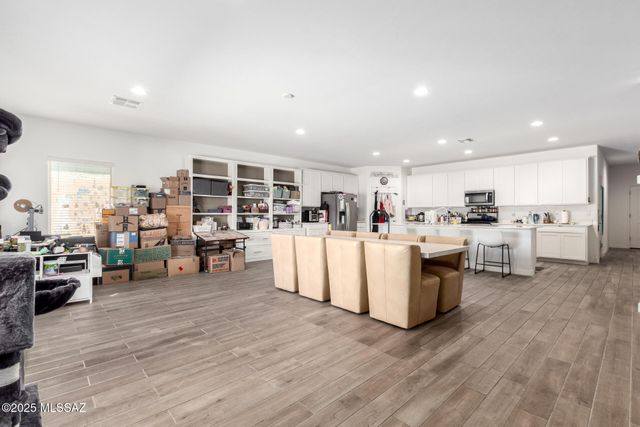 5568 W Summer Vw Drive, Marana, AZ 85658