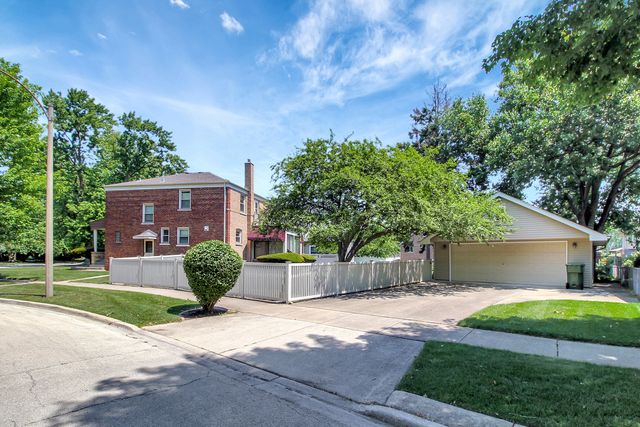3415 W Maple Street, Evergreen Park, IL 60805