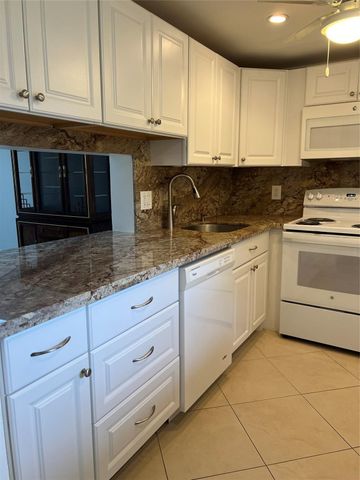 2615 NE 3rd Court 213, Boynton Beach, FL 33435