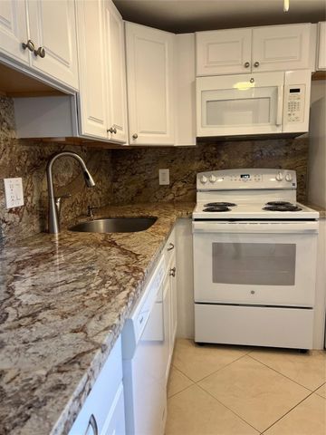 2615 NE 3rd Court 213, Boynton Beach, FL 33435