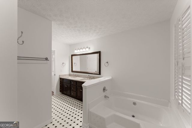 4001 Catawba Ridge, Gainesville, GA 30506