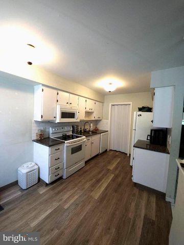 104 LAUREL CT, Quakertown, PA 18951