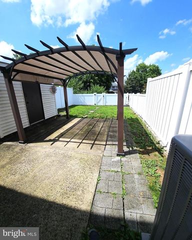 104 LAUREL CT, Quakertown, PA 18951