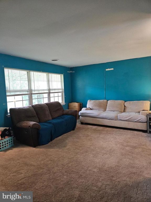 104 LAUREL CT, Quakertown, PA 18951