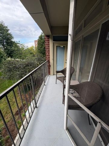 715 Astor Lane 201, Wheeling, IL 60090