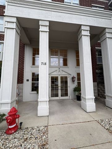 715 Astor Lane 201, Wheeling, IL 60090