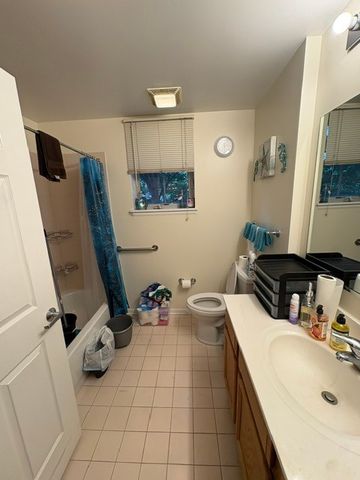715 Astor Lane 201, Wheeling, IL 60090