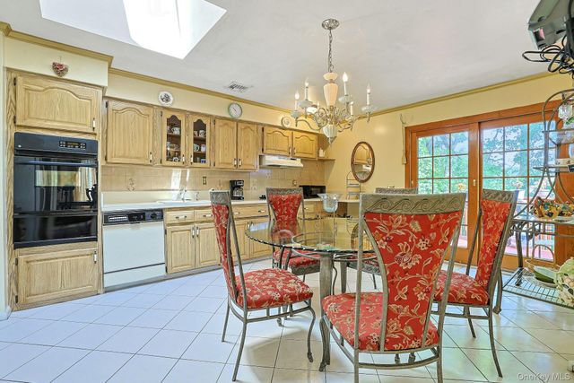 635 Gilbert Avenue, Pearl River, NY 10965