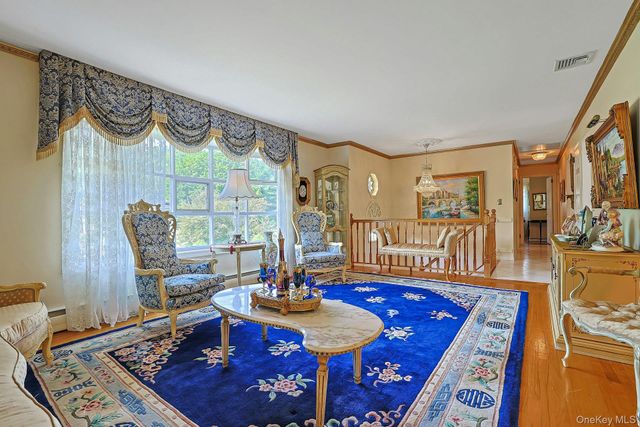 635 Gilbert Avenue, Pearl River, NY 10965