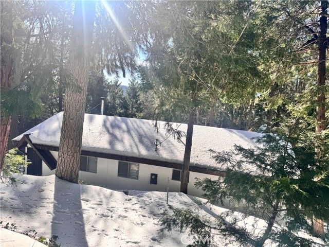 25286 North, Twin Peaks, CA 92391