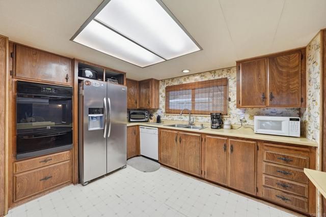 2130 Sunset Drive SPC 94, Vista, CA 92081