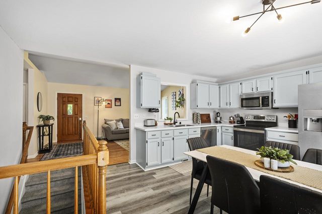 833 W Mohawk TRAIL, De Forest, WI 53532