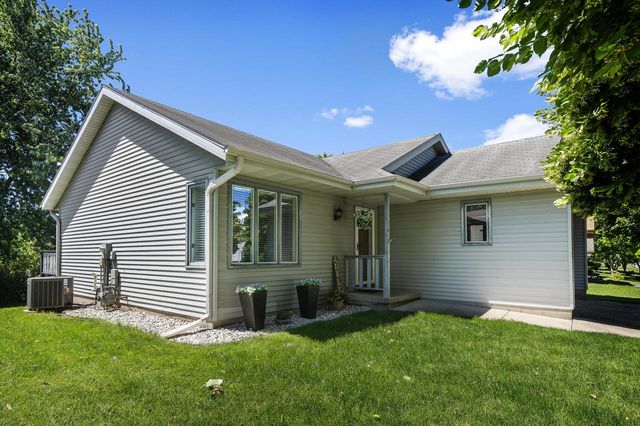 833 W Mohawk TRAIL, De Forest, WI 53532