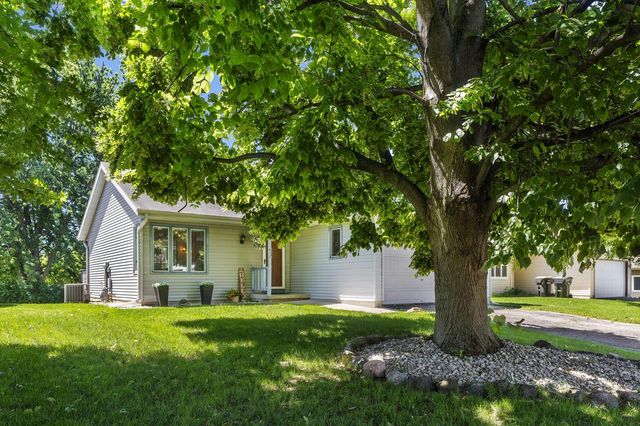 833 W Mohawk TRAIL, De Forest, WI 53532