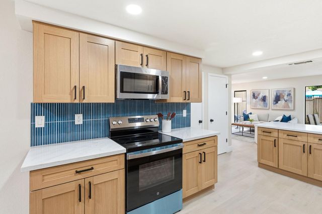 231 Portinao Cir, Sacramento, CA 95831