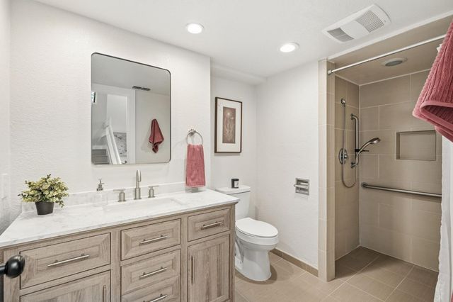 231 Portinao Cir, Sacramento, CA 95831