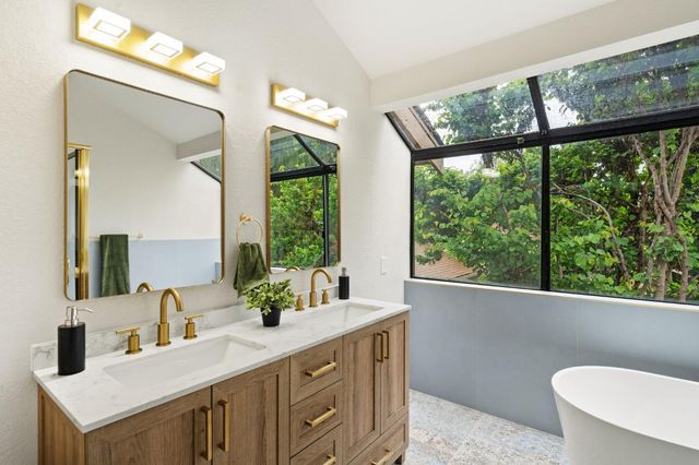 231 Portinao Cir, Sacramento, CA 95831