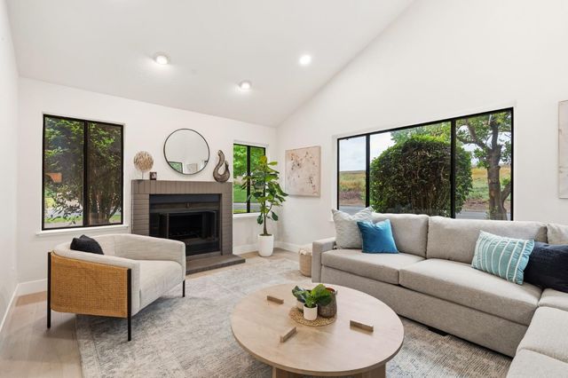 231 Portinao Cir, Sacramento, CA 95831