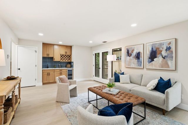 231 Portinao Cir, Sacramento, CA 95831