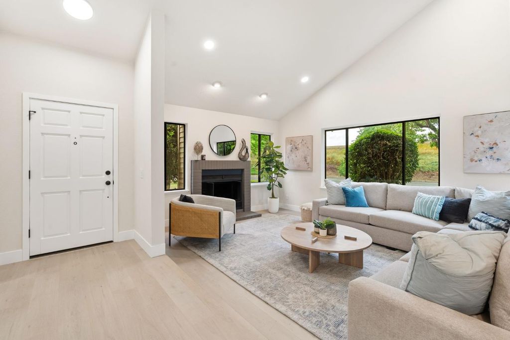 231 Portinao Cir, Sacramento, CA 95831