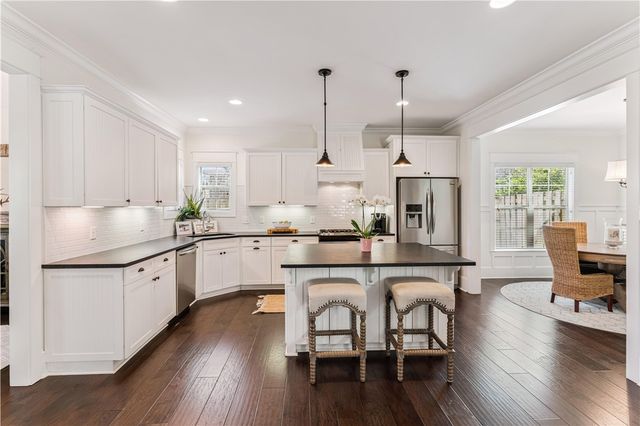 1077 Sinclair Point, St Simons Island, GA 31522