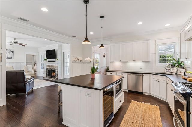 1077 Sinclair Point, St Simons Island, GA 31522