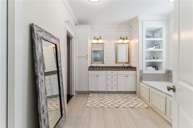 1077 Sinclair Point, St Simons Island, GA 31522