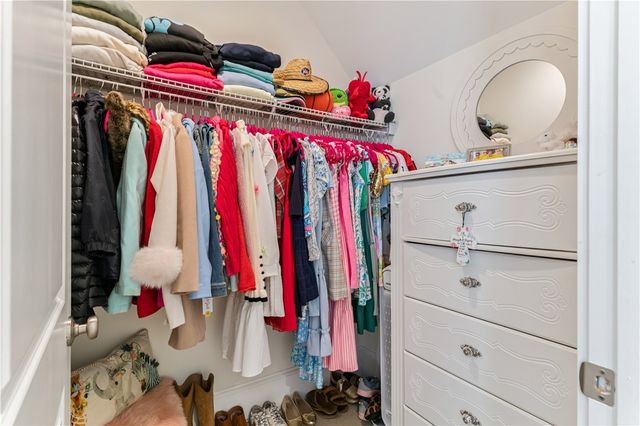 1077 Sinclair Point, St Simons Island, GA 31522