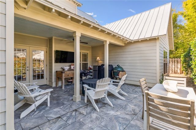 1077 Sinclair Point, St Simons Island, GA 31522